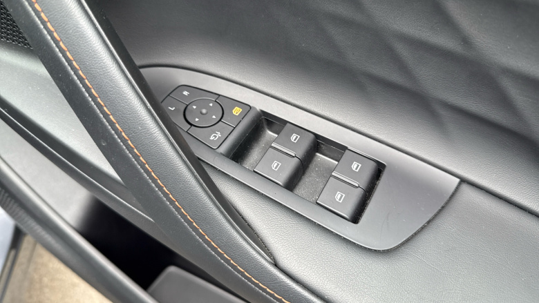 MG HS 1.5 T-GDI Trophy 5dr Petrol Hatchback